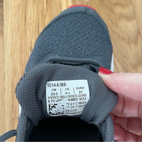 Kids ASICS GT-1000 10 GS Red, Gray & Black Sneakers Tennis Shoes Size 4.5 - Picture 6 of 6